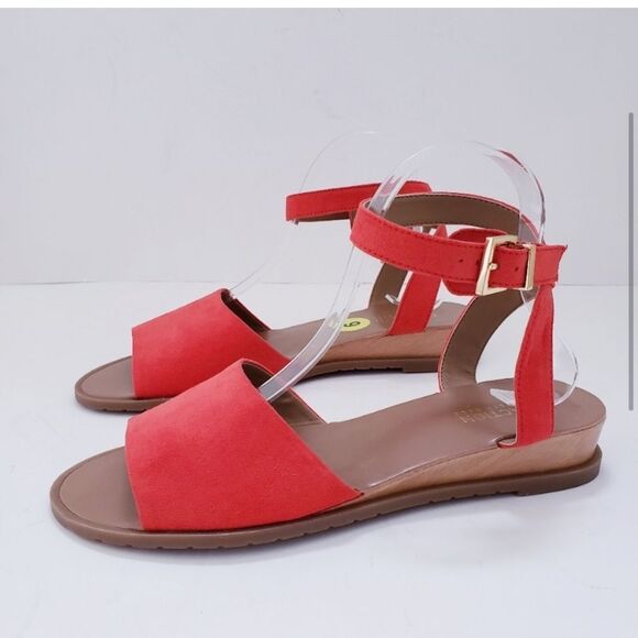 Kenneth Cole Reaction Jayme Coral
&Tan Sandals size 7 - Picture 5 of 11